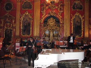 Фото Киева. Андреевская церковь. Концерты камерной и хоровой музыки.