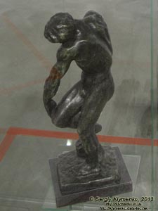 Фото Киева. «Художественный Арсенал». Выставка «100 шедевров мировой скульптуры». Огюст Роден, «Адам», 1881, бронза, камень.
