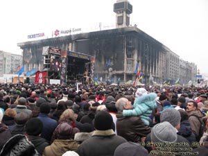 Фото Киева. Площадь Независимости, митинг против интервенции России в Крыму. «Евромайдан» 2 марта 2014 года, около 12:55.