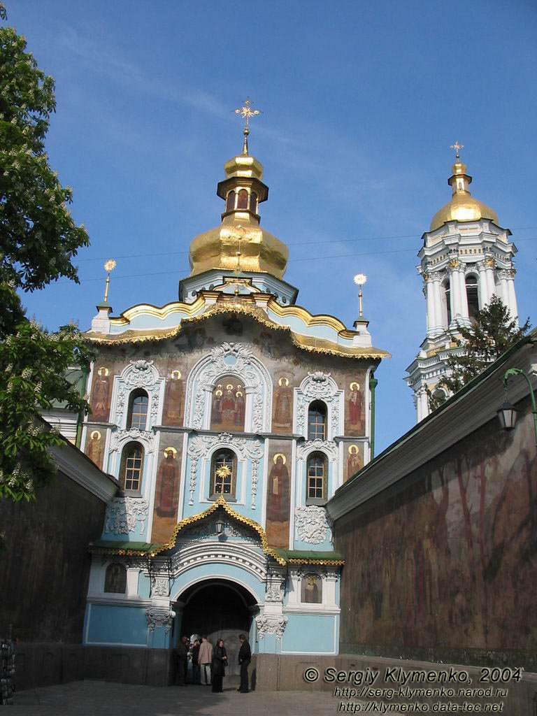 Києво-Печерська Лавра. Троїцька надбрамна церква (XVII ст.)
