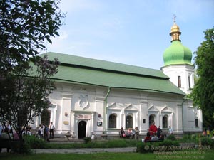 Выдубицкий монастырь, церковь Преображения Господнего (трапезная церковь).
