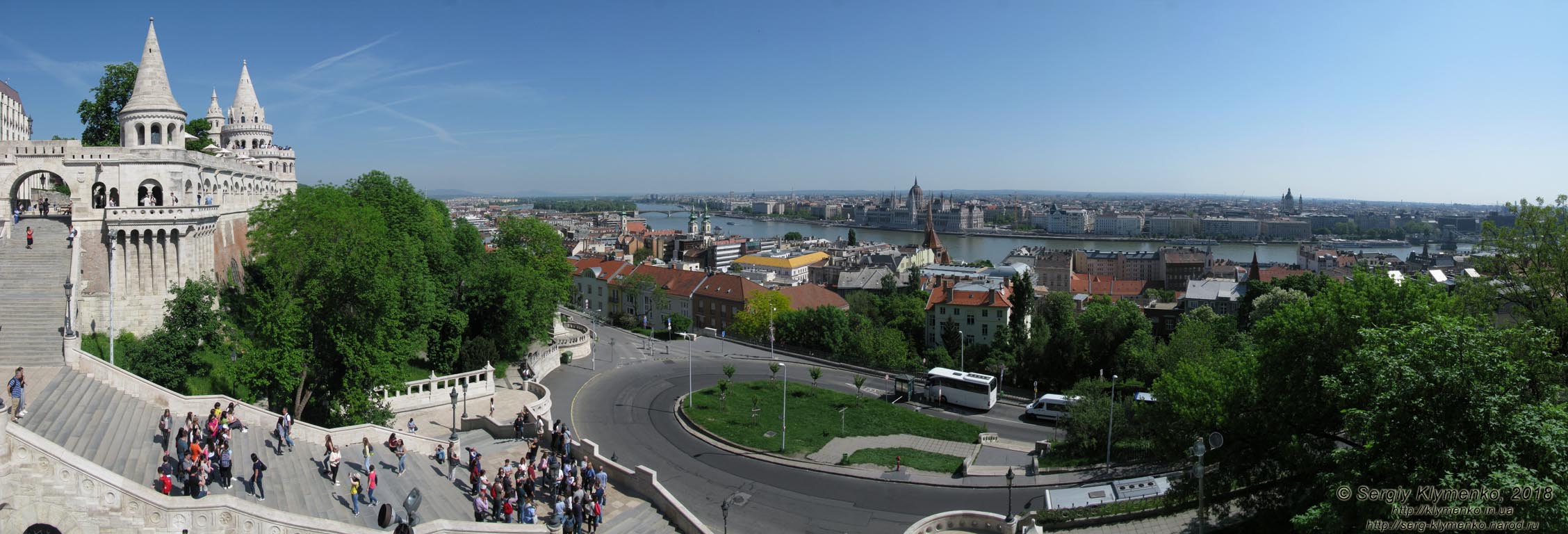 Будапешт (Budapest), Венгрия (Magyarország). Фото. Вид на Дунай и Пешт с Рыбацкого Бастиона (Halaszbastya). Панорама ~150°.