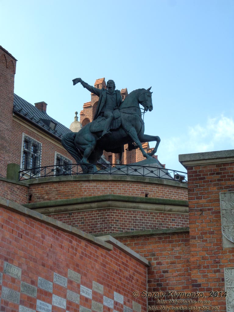 Фото Кракова. Вавель (Wawel). Памятник Тадеушу Костюшко (Pomnik Tadeusza Kosciuszki).