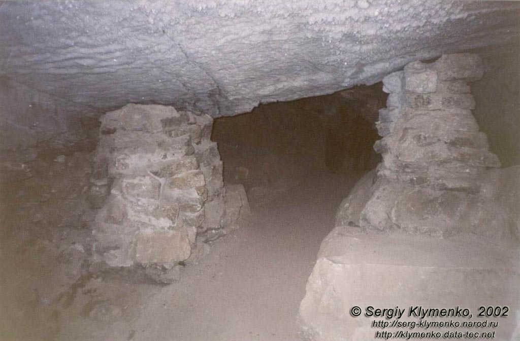 В Кунгурской Ледовой пещере (примерно в 100 км к юго-востоку от Перми)