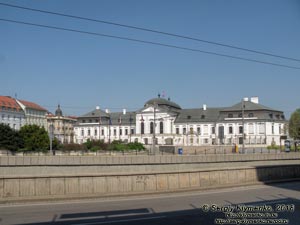 Фото Братиславы (Словакия). Дворец Грашалковичей (Grasalkovicov palac).
