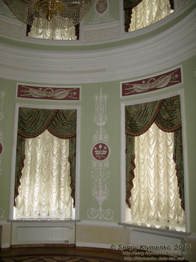 Черниговщина. Батурин. Фото. Дворец Кирилла Разумовского. Второй этаж. Гетманский зал.