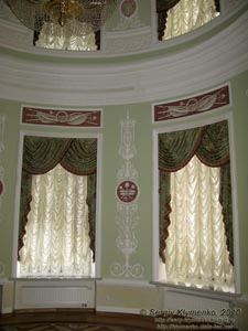 Батурин. Фото. Дворец Кирилла Разумовского. Второй этаж. Гетманский зал.