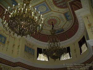 Батурин. Фото. Дворец Кирилла Разумовского. Второй этаж. Античный зал.