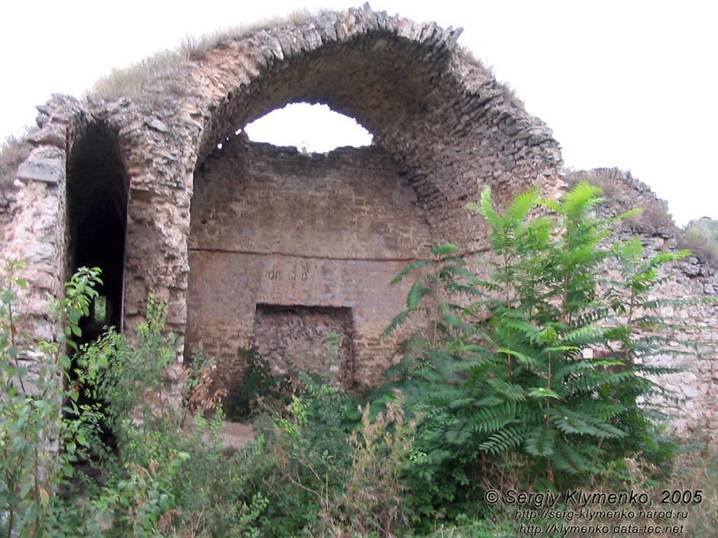 Старый Крым, руины медресе около мечети хана Узбека, памятник архитектуры 1314 г.