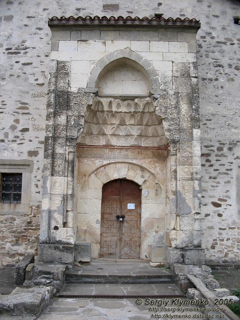 Старый Крым, мечеть хана Узбека, памятник архитектуры 1314 г. Главный вход в мечеть.