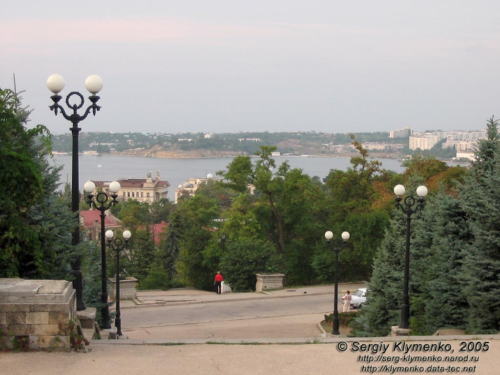 Севастополь. Вид на Севастопольскую бухту от Владимирского собора.