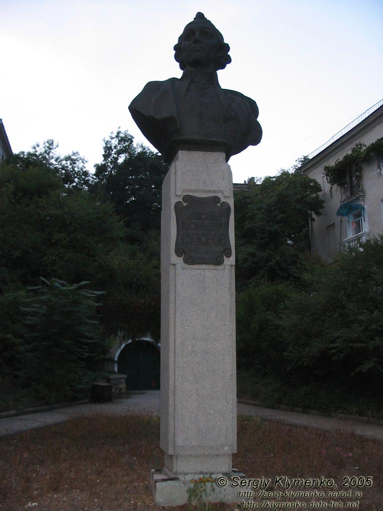 Севастополь. Памятник А. В. Суворову.