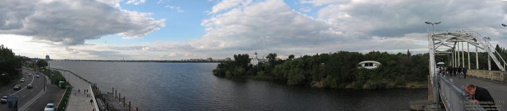 Днепропетровск, вид на р. Днепр и о. Монастырский (вид "против течения").