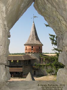 Каменец-Подольский. Старый Замок. Тенчинская башня. Вид из галереи в северной крепостной стене.