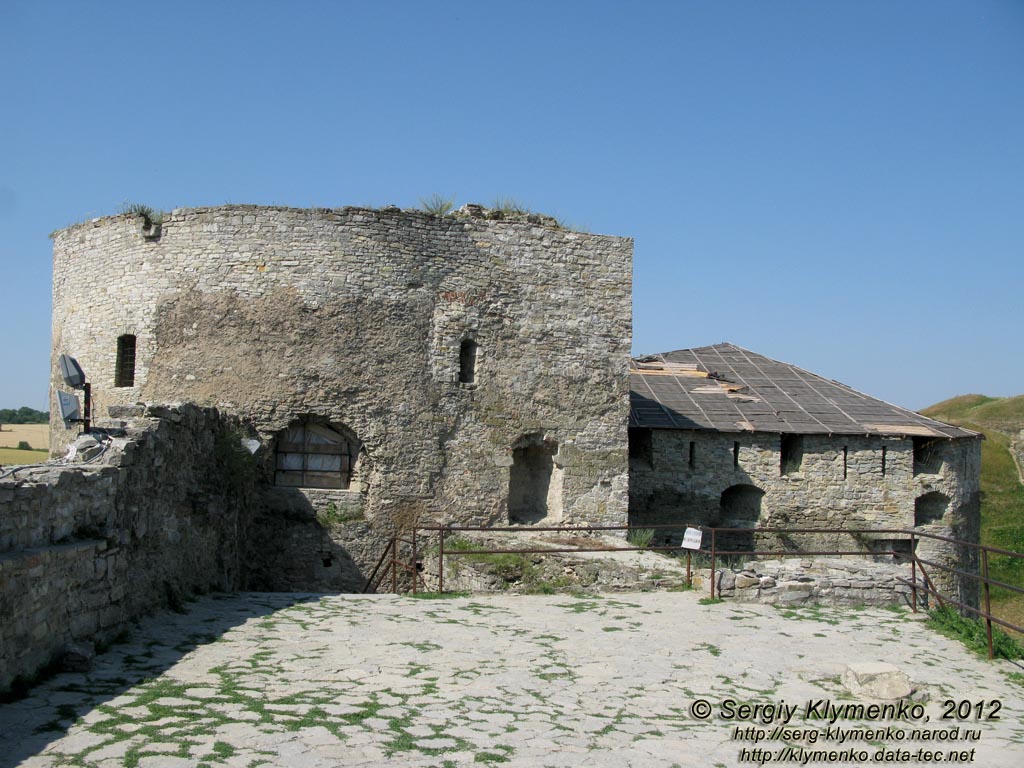 Каменец-Подольский. Фото. Старый Замок. Дневная башня. Вид со стороны башни Рожанка.