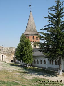 Каменец-Подольский. Фото. Старый Замок. Башня Рожанка. Вид с галереи вдоль южной стены Старого Замка.