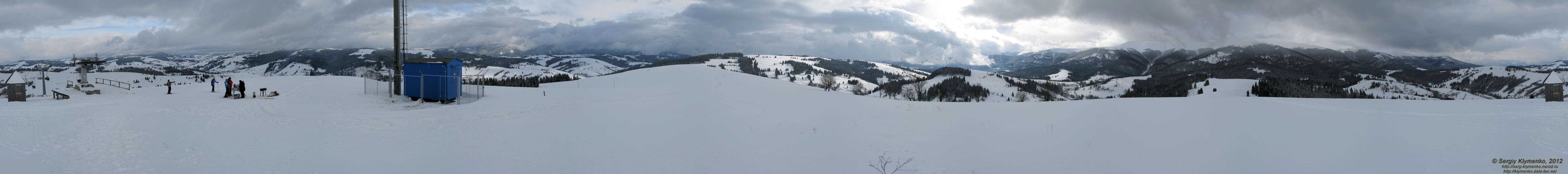 Закарпатская область, горнолыжный курорт Изки. Фото. Возле верхней станции кресельного подъемника. Круговая панорама с вершины горы (360°).