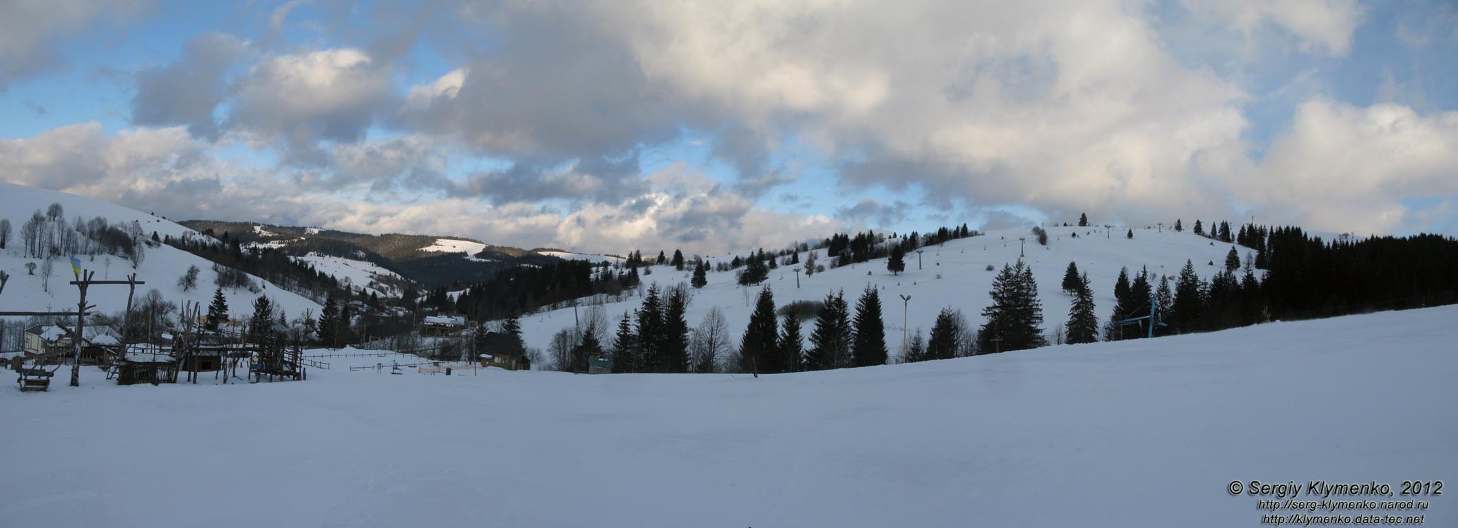 Закарпатская область, горнолыжный курорт Изки. Фото. Общий вид склонов от ресторана «Магур».