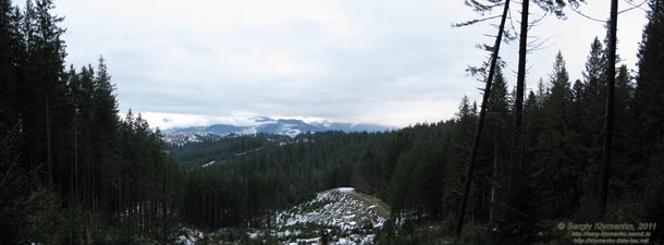 Вид на Закарпатье с Яблунецкого перевала. Панорама ~90°.