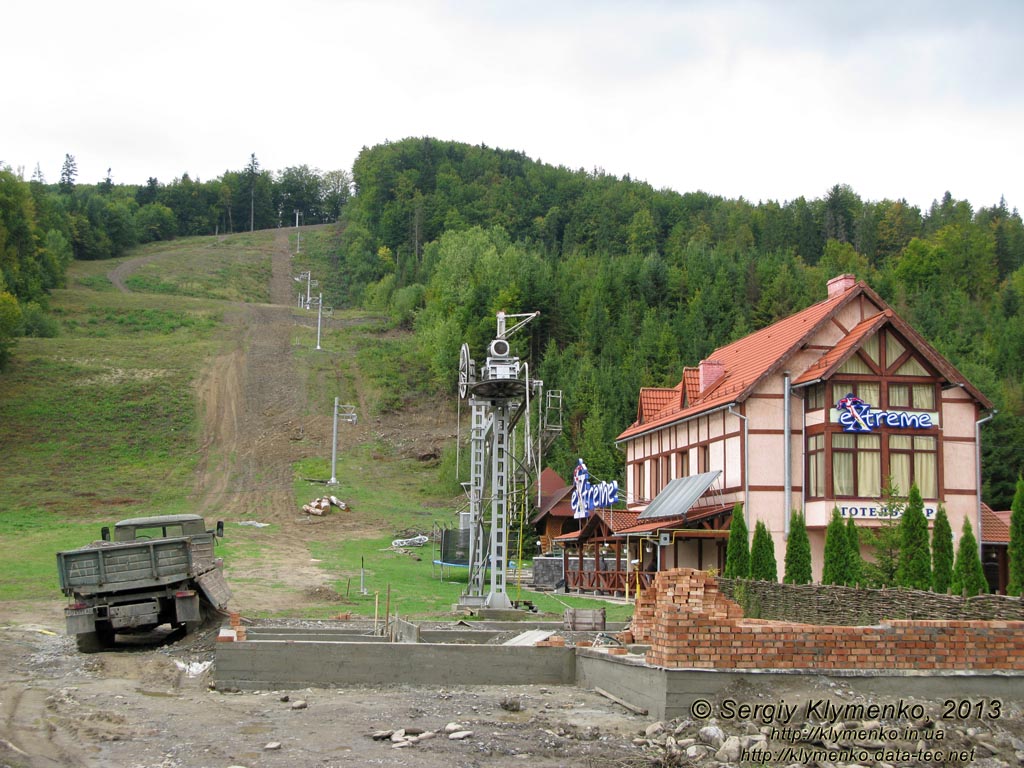 Закарпатская область, Ждениево. Фото. Сентябрь 2013 года: сооружается новый бугельный подъемник.