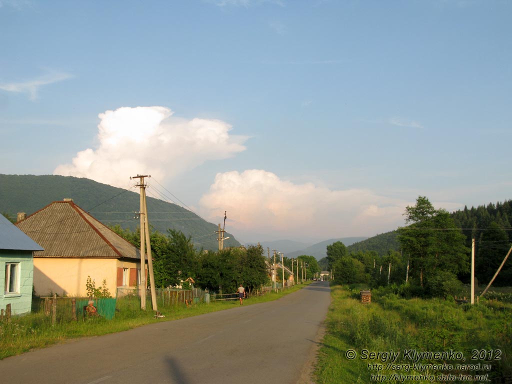 Закарпатская область, Ждениево. Фото. Западная окраина посёлка.