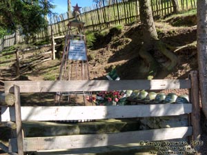 Закарпатская область, Колочава. Фото. Обелиск колочавцам, погибшим в армии в мирное время.