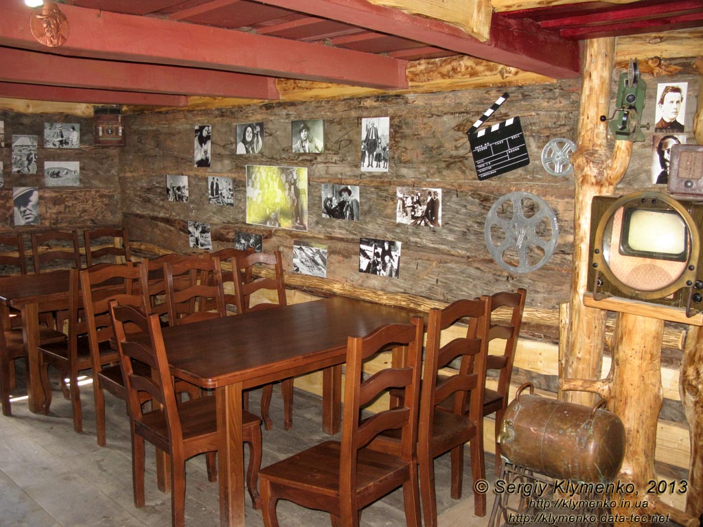 Закарпатская область, Колочава. Фото. Музей-скансен «Старое село». Кафе. Первый этаж.