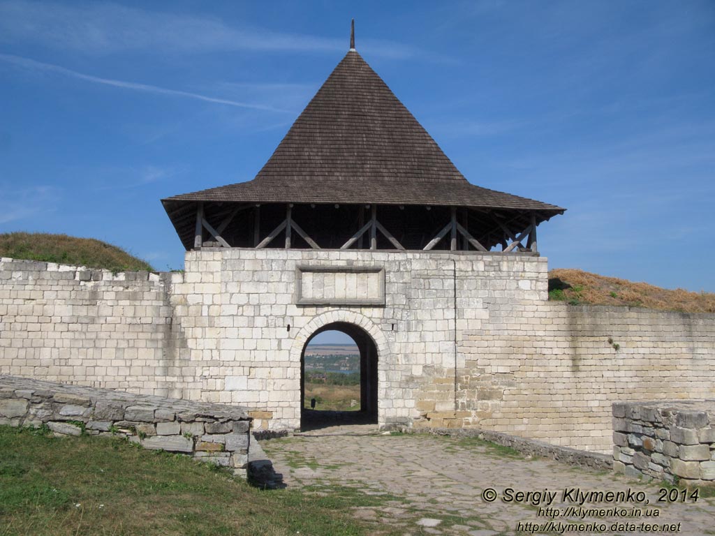 Подолье, Черновицкая область. Фото. Хотин, Бендерские ворота крепости.
