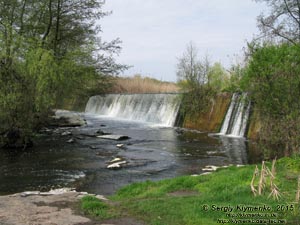 Черкасская область. Посёлок Буки. Фото. Плотина бывшей Буксой ГЭС на речке Горный Тикич.
