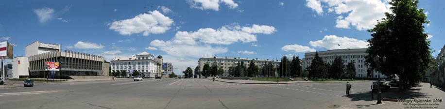 Фото Луганска. Панорама площади Героев Великой Отечественной войны.