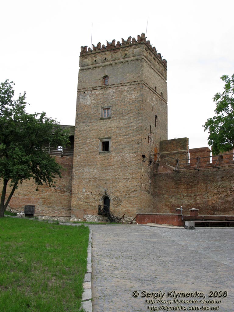 Луцк. Фото. В Верхнем замке. Стырова башня (вид изнутри замка).