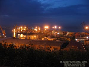 Одесса. Фото. Вид на Карантинную гавань ночью.