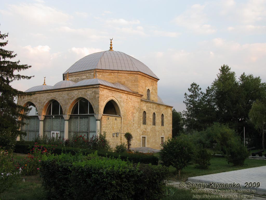 Одесская область. Измаил. Фото. Бывшая Малая мечеть (XVI век), ныне - диорама «Штурм крепости Измаил».
