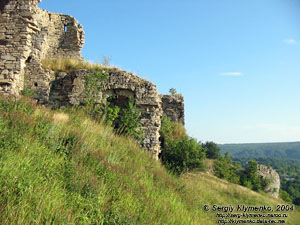 Подолье, Хмельницкая область, село Чернокозынцы. Романтичные руины замка.