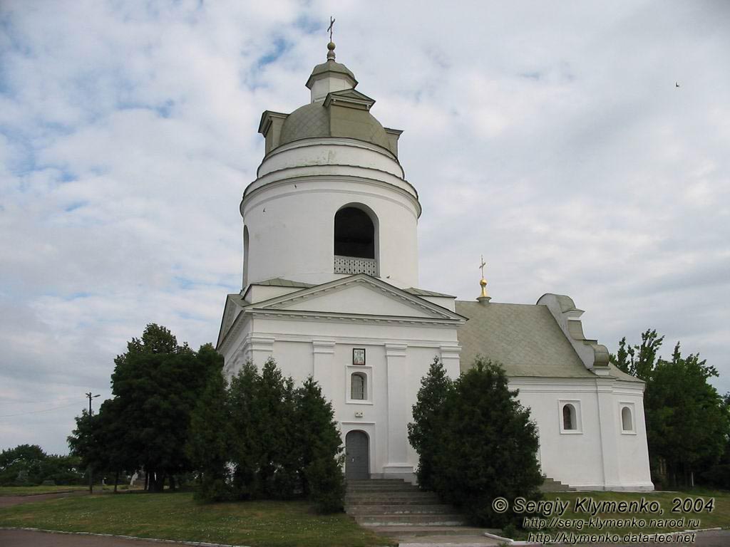 Прилуки. Миколаївська церква з дзвіницею (пам`ятка архітектури, 1720).