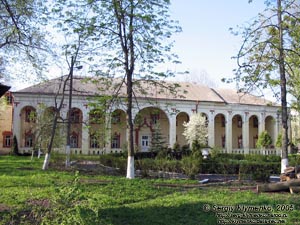 Дубно. Корпус монастыря кармелиток, памятник архитектуры 1686 г.