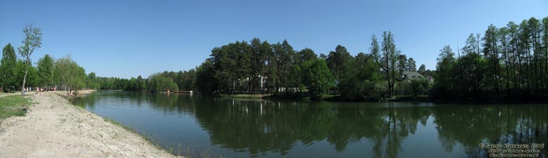 Киевская область, Ворзель. Фото. Ворзельськое озеро. Панорама ~120°.