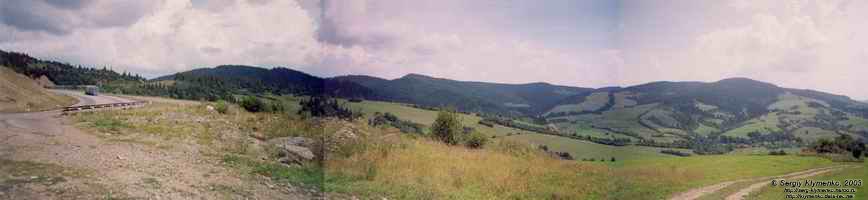 По дороге от Свалявы на Стрый. Фото. Панорама перед Средне-Верецким перевалом (слева).