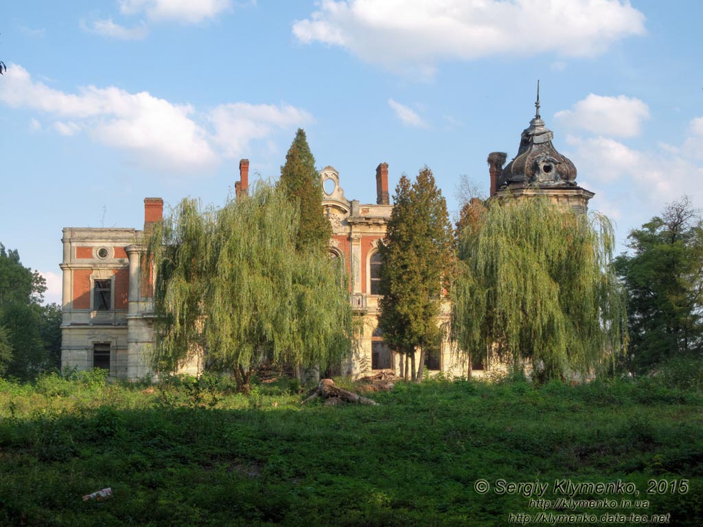 Львовщина. Село Тартаков. Фото. Дворец в Тартакове. Вид с запада (со стороны парка).