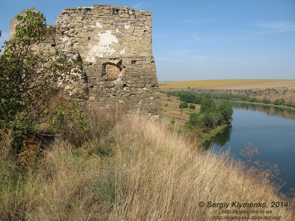 Подолье, Хмельницкая область. Жванец. Фото. Руины северной башни Жванецкого замка (XV-XVII века).