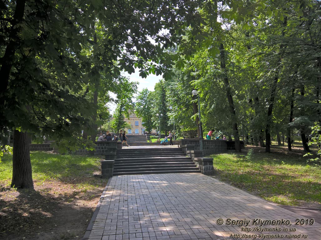 Фото Киева. Парк Киевского Политехнического института.