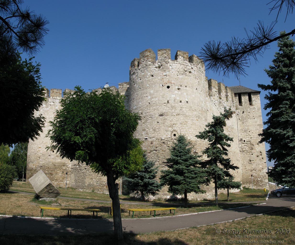 Молдавия. Фото. Сорокская крепость, вид извне с юга.