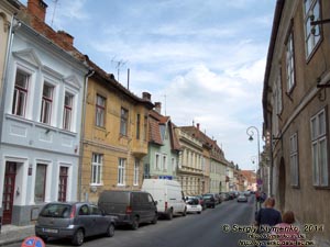 Румыния (România), город Брашов (Brașov). Фото. В центре города. Strada Poarta Șchei.