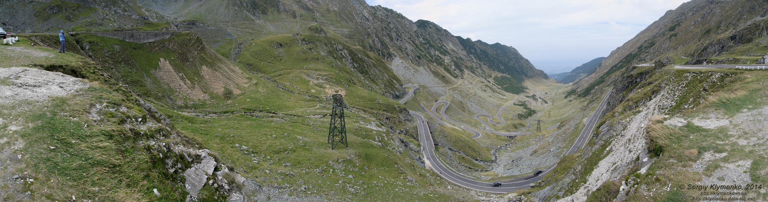 Румыния (Romania), Трансфэгэрашское шоссе (Transfagarasan). Фото.
Высота над уровнем моря ~1900 м, северные склоны горного массива Фэгэраш (Muntii Fagarasului). Панорама ~200° (45°36'30"N, 24°37'02"E).