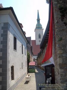 Фото Братиславы (Словакия). Старый город (Stare Mesto), улица Узкая (Uzka ulica).
