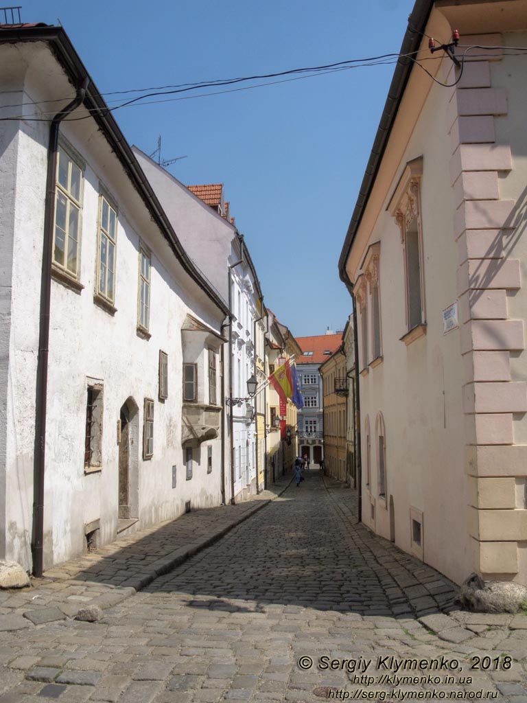 Фото Братиславы (Словакия). Улицами Старого города (Stare Mesto).