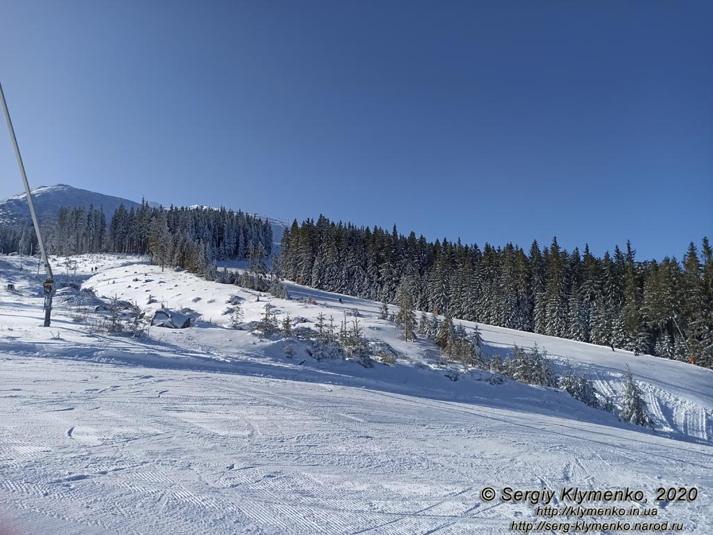 Словакия, горнолыжный курорт Ясна. Фото. Станция Vyhliadka (1287 метров над уровнем моря), вид на лыжную трассу 45.
