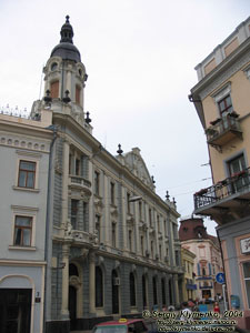 Черновцы. Вид на ул. Ольги Кобылянской с Центральной площади.