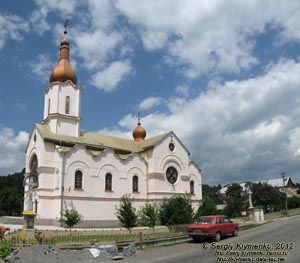 Закарпатская область. Чинадиево. Фото. Церковь Св. пророка Ильи, построенная в 1937 году.