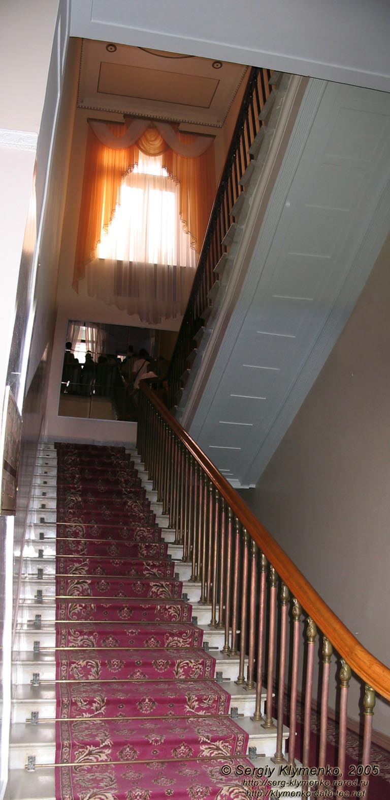 Крым. Ливадийский дворец-музей. Лестница на второй этаж.
